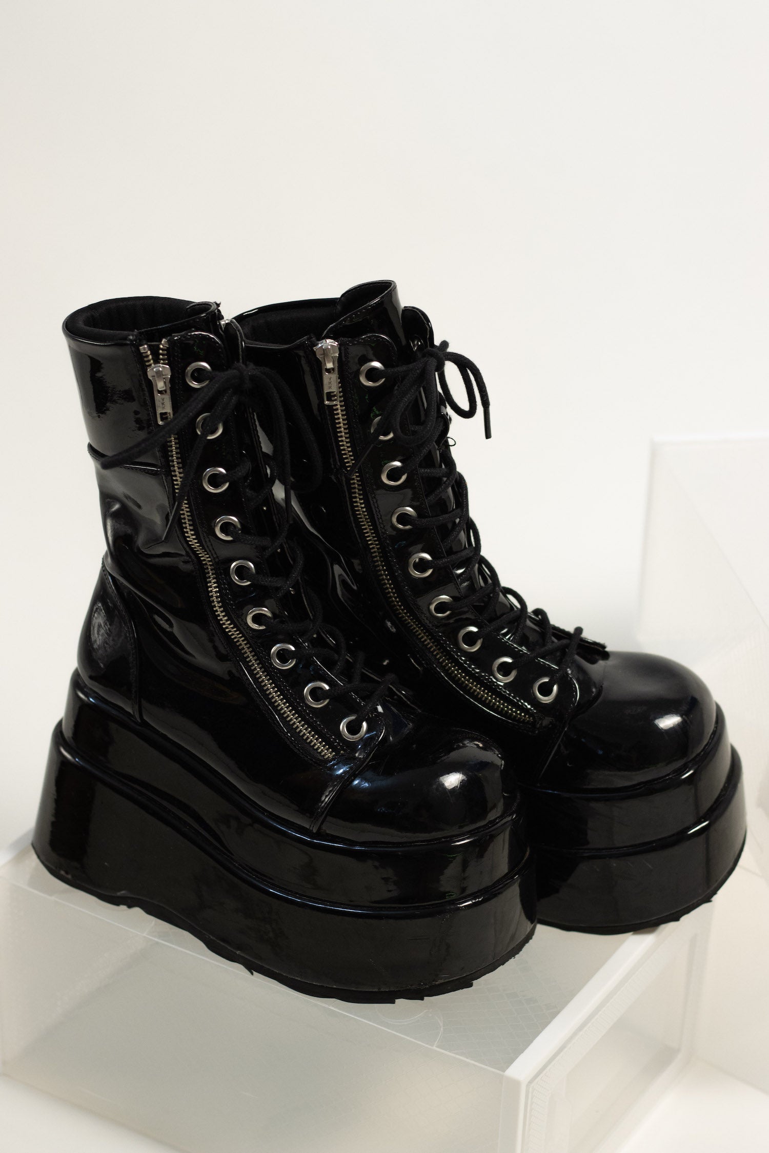 demonia vampyro platform boots