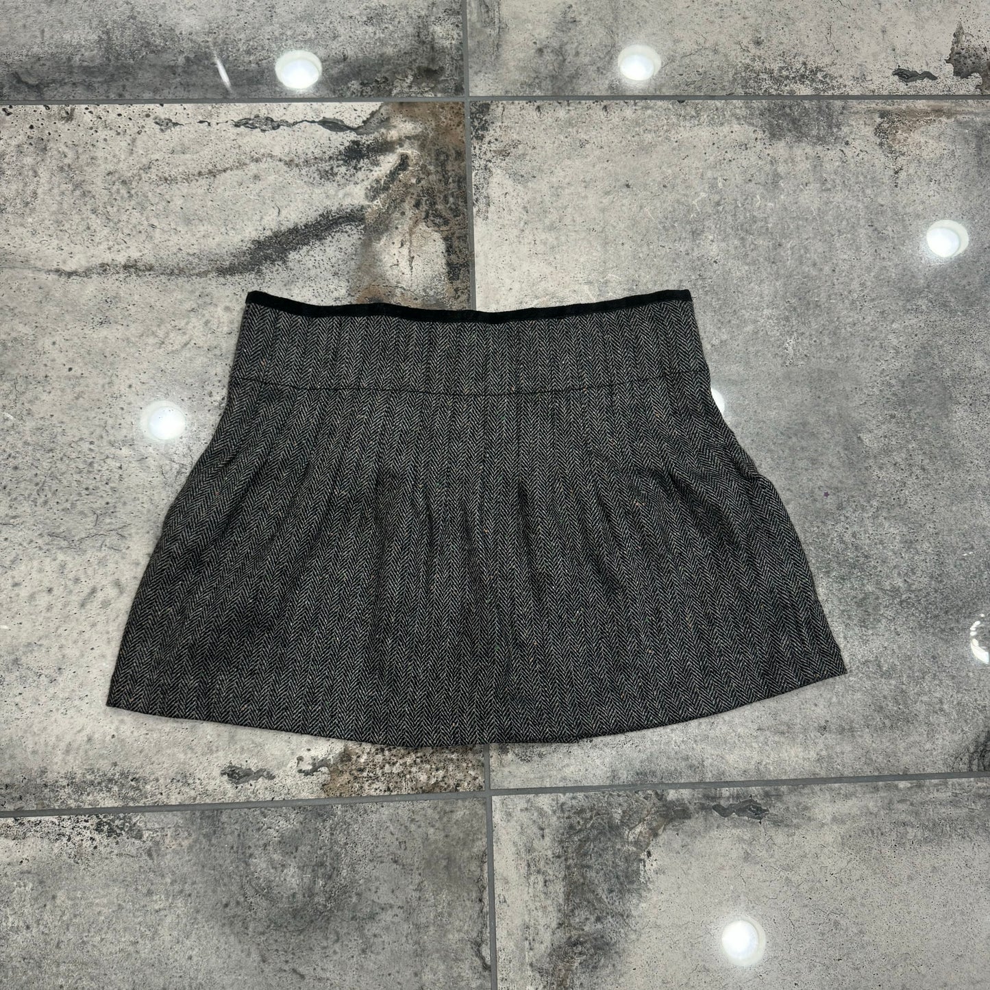 00s mini skirt w/ buckle