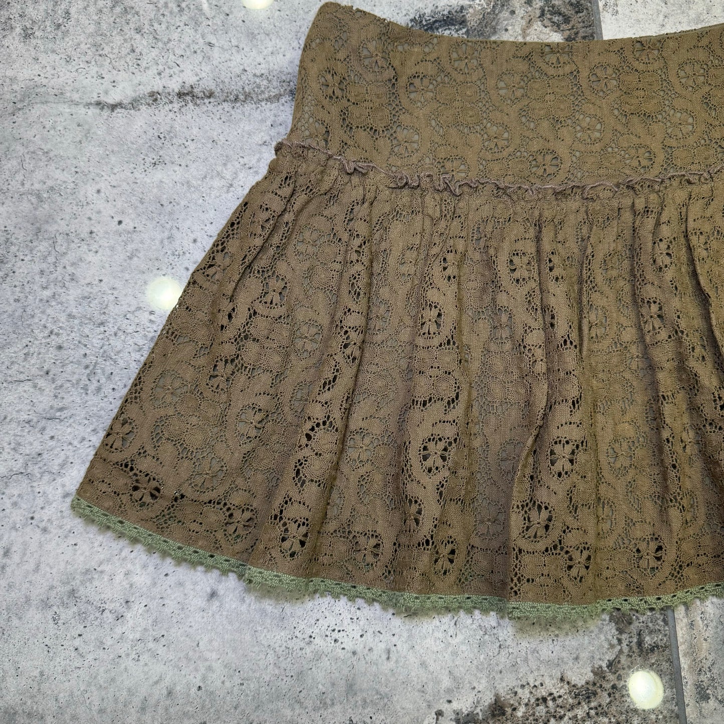 00s Lace Mini Skirt