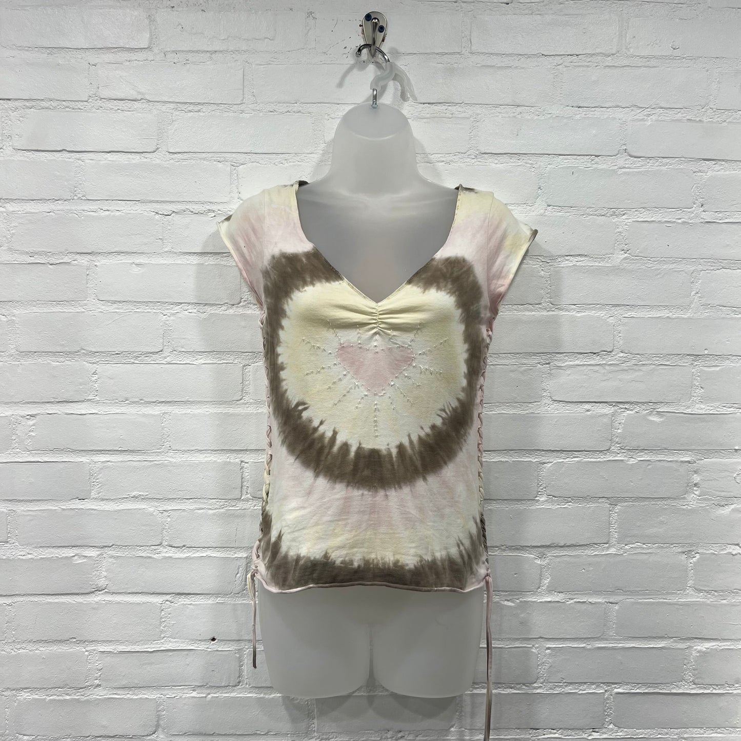 00s Heart Tie Die Top