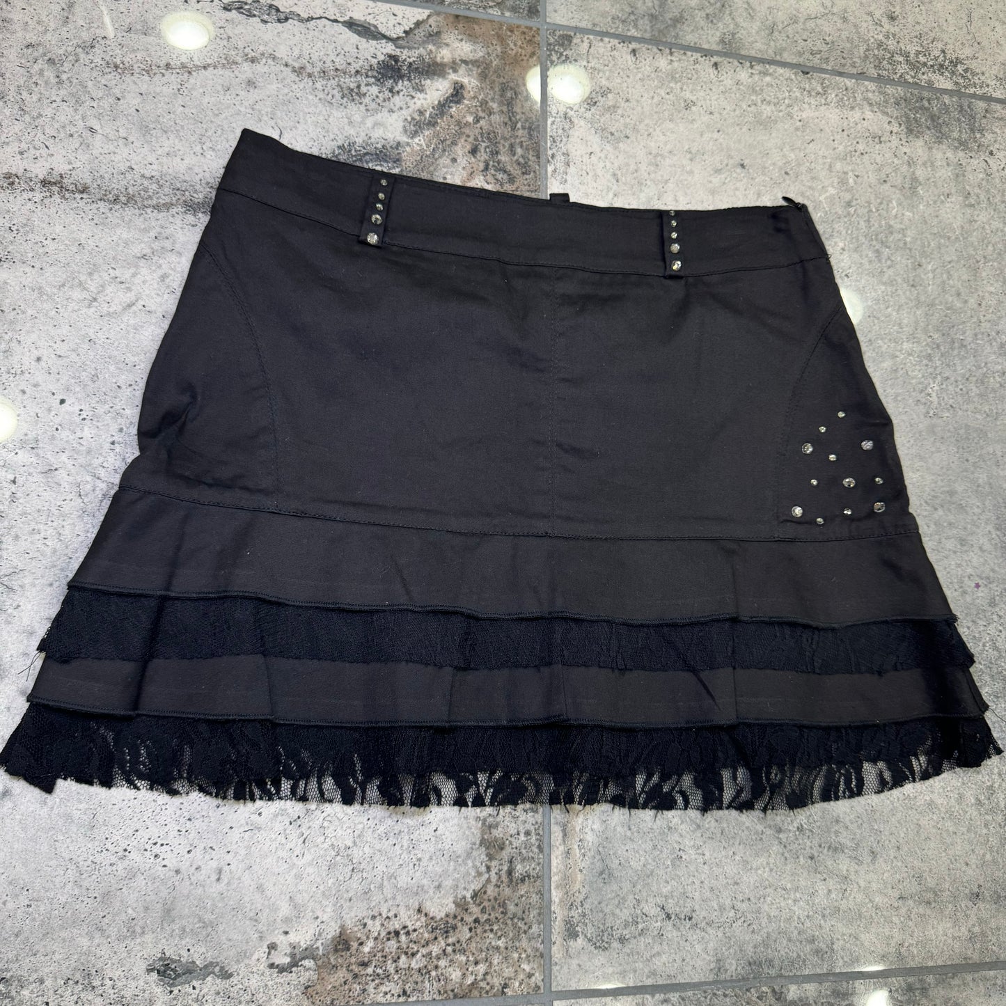 00s lace goth mini skirt